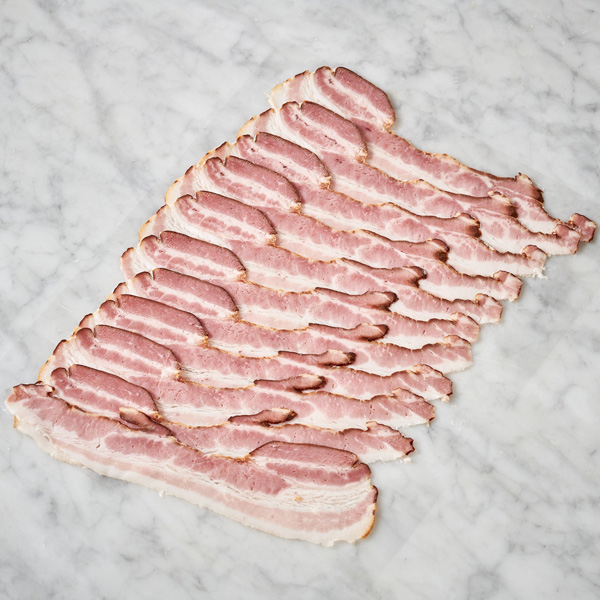 Alspånsrökt fläsksida – Bacon